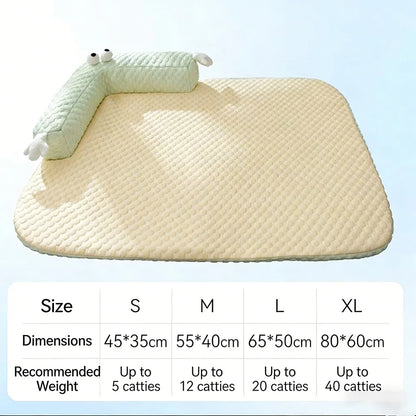 Give your pet a cool, comfy place to rest with this big‑eyed monster cooling mat. Breathable, absorbent, and washable, it keeps dogs and cats comfortable all summer. Perfect as a cozy nest for naps on floors, sofas, or beds