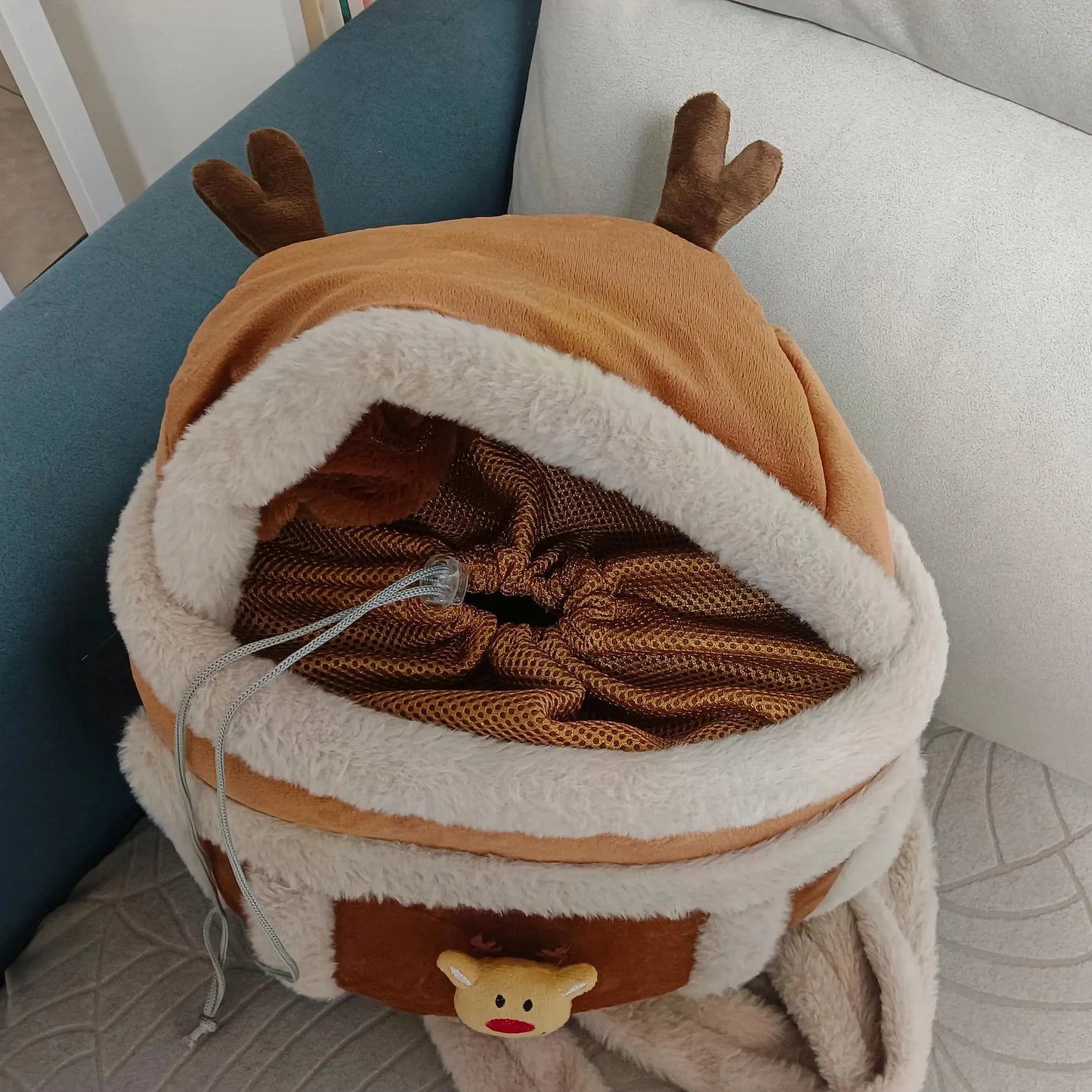 Warm Winter Cat Carrier Backpack – Soft Sherpa Bubble Bag for Small Pets, Holiday Gift